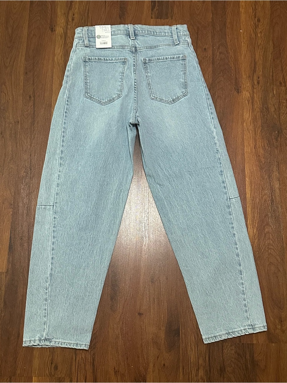 Time and Tru Light Wash High-Rise Barrel Leg Jeans - Picture 9 of 11
